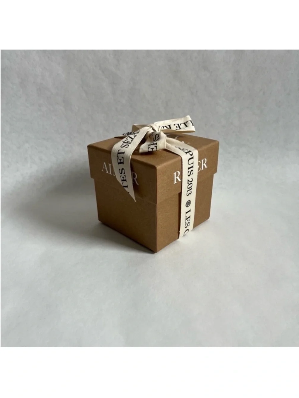 Sezane candle 34oz
